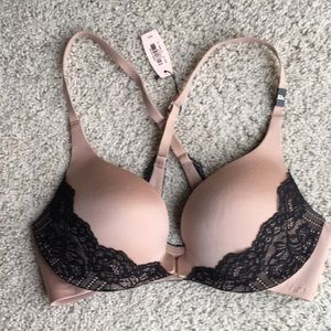 Women’s Victoria Secret Bra NWT Size 32C